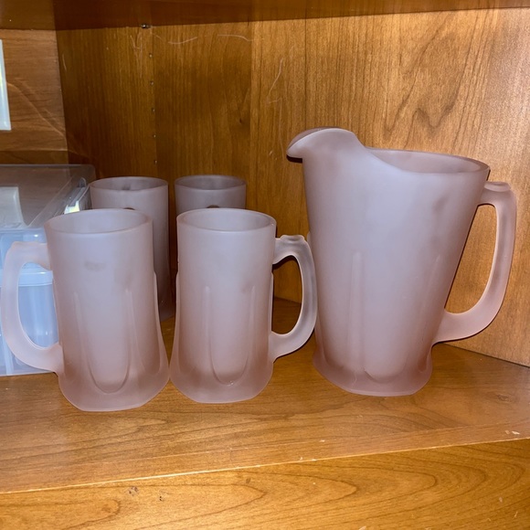 COPY - Vintage Frosted Satin Pink Pitcher and Set Of 4 Tankards By A Tiara Excl… - Picture 2 of 3